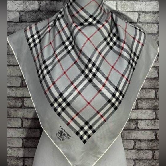 Burberry Accessories - Burberry scarf